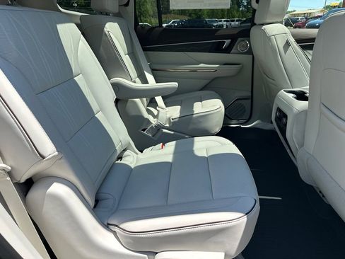 New 2026 Buick Enclave Avenir FWD image 16