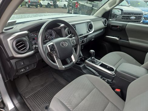 Certified 2023 Toyota Tacoma SR5 AWD/4WD image 15