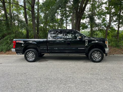 Used 2018 Ford F250 Lariat w/ Lariat Value Package AWD/4WD image 5