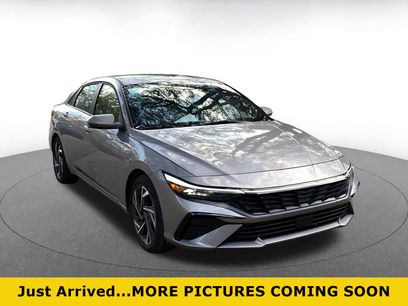 Used 2025 Hyundai Elantra Limited