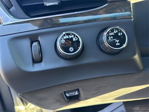 Used 2016 Cadillac Escalade Platinum image 23