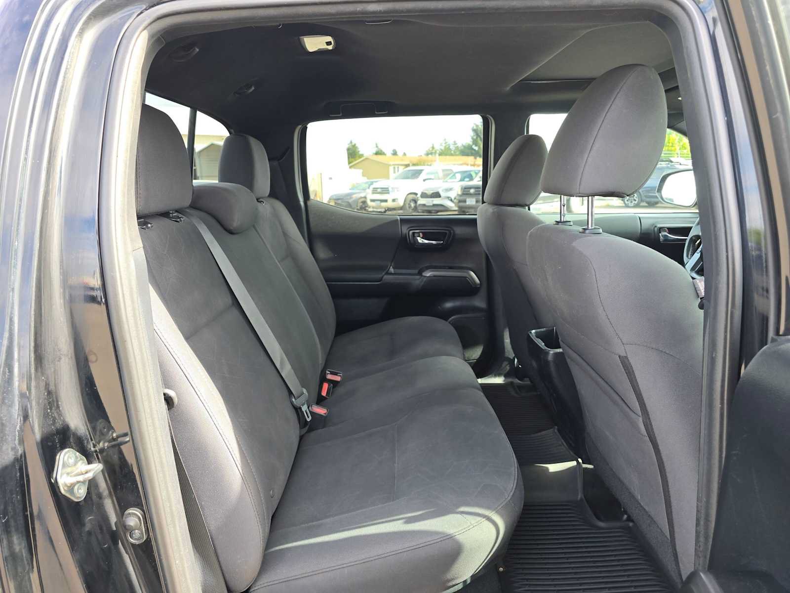 Used 2017 Toyota Tacoma TRD Sport w/ Premium & Technology Package AWD/4WD image 16