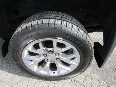 Used 2014 GMC Sierra 1500 SLT w/ SLT Crew Cab Value Package AWD/4WD image 10