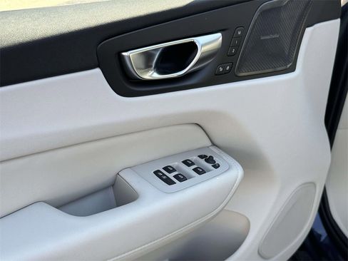 New 2026 Volvo XC60 B5 Ultra w/ Protection Package Premier image 17