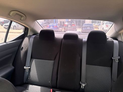 Used 2021 Nissan Versa S FWD image 10