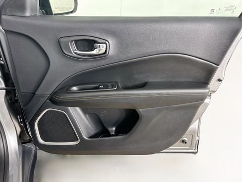 Used 2020 Jeep Compass Limited AWD/4WD image 30