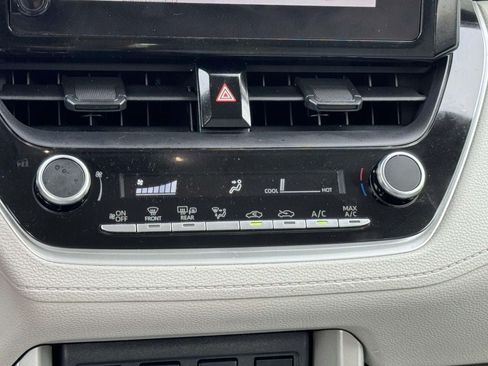 Used 2024 Toyota Corolla Cross L FWD image 5