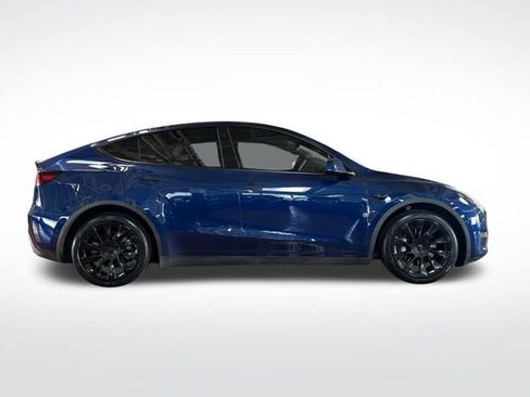 Used 2021 Tesla Model Y Long Range image 3