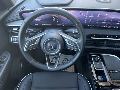 Used 2025 Buick Enclave Preferred AWD/4WD image 15