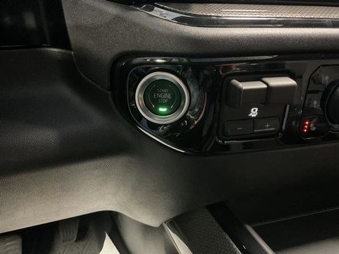 Used 2025 Chevrolet Silverado 1500 ZR2 AWD/4WD image 23