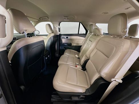 Used 2020 Ford Explorer XLT w/ Equipment Group 202A image 27