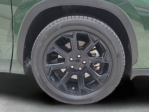 Used 2023 Toyota Highlander L FWD image 9