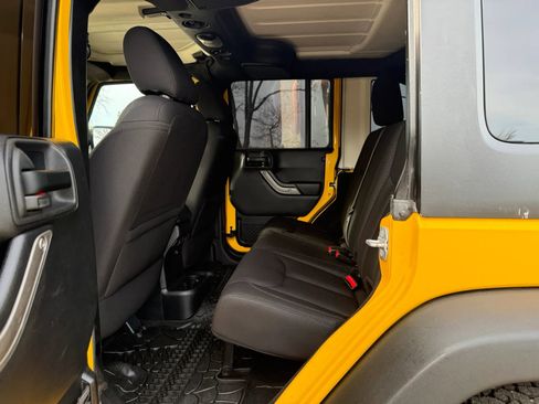 Used 2015 Jeep Wrangler Unlimited Sport w/ Quick Order Package 24S AWD/4WD image 16