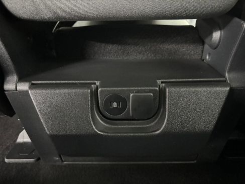 Used 2024 Ford F150 XLT image 32