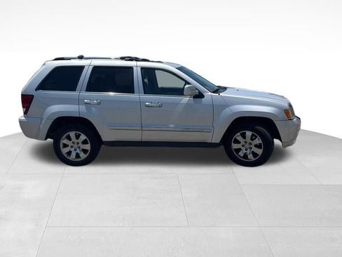 Used 2010 Jeep Grand Cherokee Limited w/ Trailer Tow Group IV AWD/4WD image 15