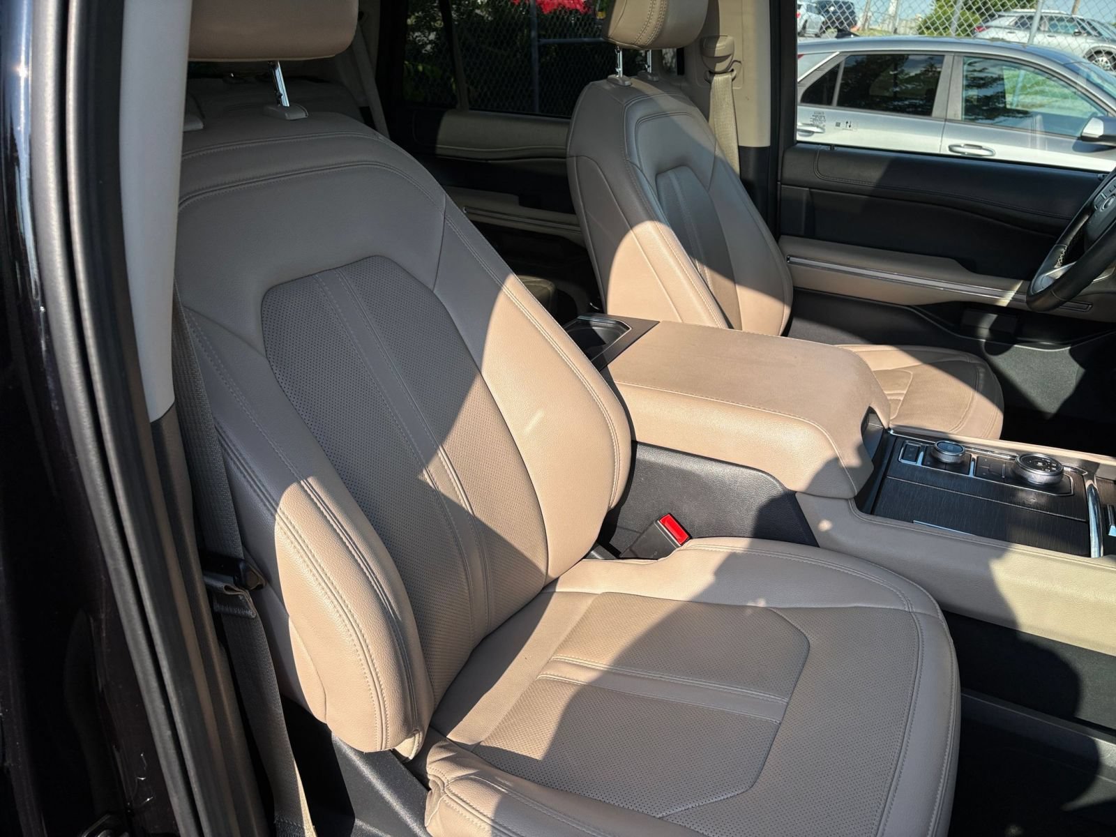 Used 2024 Ford Expedition Limited AWD/4WD image 40