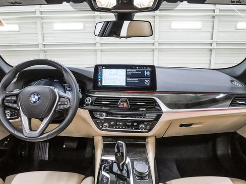 Used 2023 BMW 530e w/ Premium Package RWD image 16