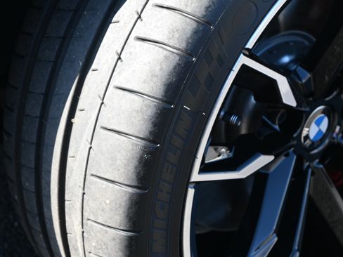 Used 2025 BMW Z4 M40i w/ Premium Package image 19