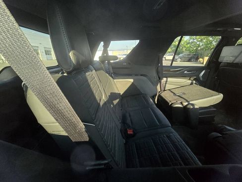 Used 2022 Cadillac Escalade Sport Platinum w/ LPO, ONYX Package AWD/4WD image 8