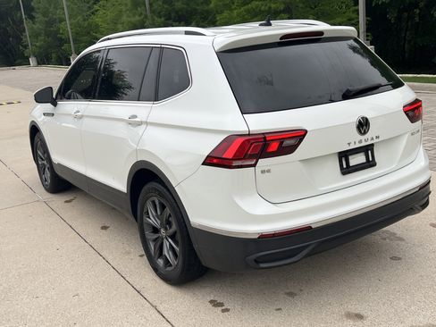 Certified 2023 Volkswagen Tiguan SE w/ Panoramic Sunroof Package FWD image 8
