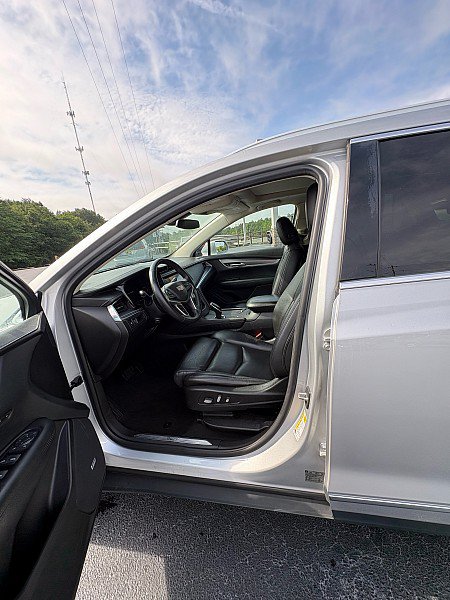 Used 2017 Cadillac XT5 Luxury FWD image 12