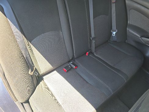 Used 2015 Nissan Versa SV FWD image 15