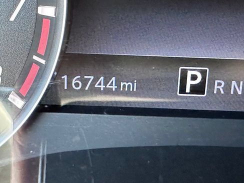 Used 2025 Nissan Frontier SV RWD image 18