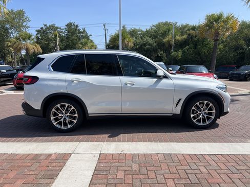 Used 2022 BMW X5 xDrive40i w/ Premium Package AWD/4WD image 11
