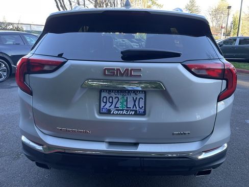 Used 2019 GMC Terrain SLT image 3