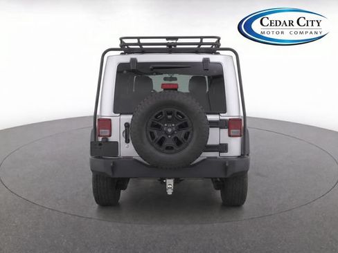 Used 2015 Jeep Wrangler Unlimited Rubicon w/ Connectivity Group AWD/4WD image 7