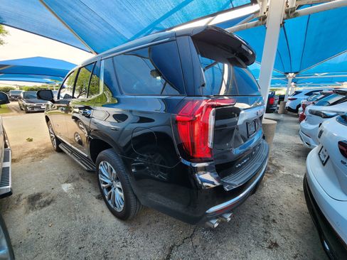 Used 2024 GMC Yukon Denali AWD/4WD image 3