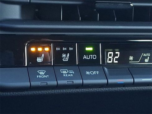 Used 2025 Toyota Crown Signia Limited image 24