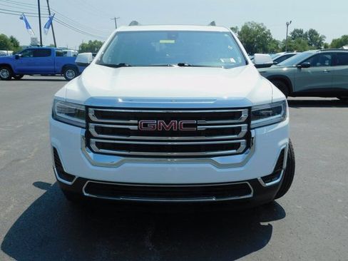 Used 2023 GMC Acadia SLE w/ Driver Convenience Package image 3