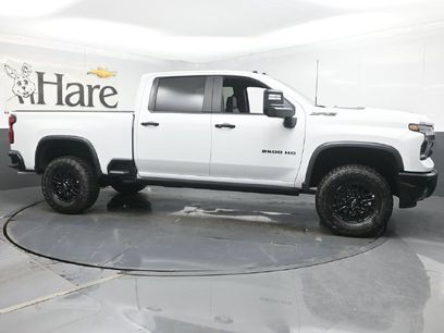 New 2026 Chevrolet Silverado 2500 ZR2 w/ LPO, Dark Essentials Package
