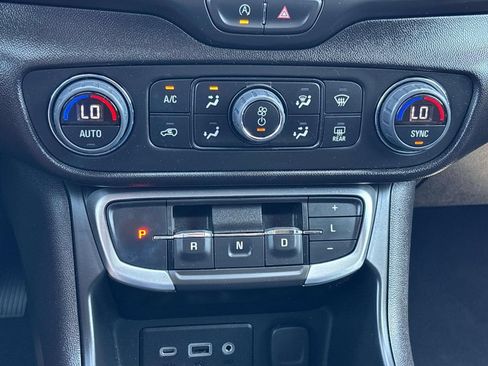 Used 2024 GMC Terrain SLE w/ Driver Convenience Package AWD/4WD image 25