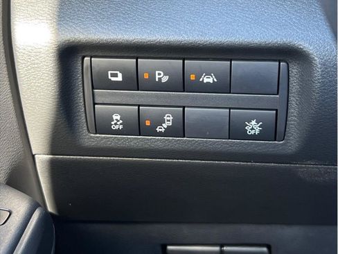 Used 2024 Nissan Kicks S image 17