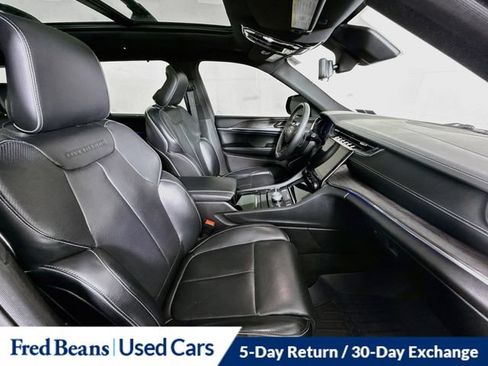 Used 2023 Jeep Grand Cherokee L Overland w/ Luxury Tech Group IV AWD/4WD image 37