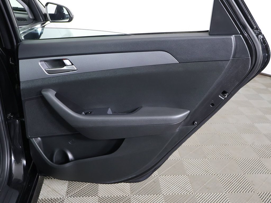 Used 2018 Hyundai Sonata SE FWD image 23