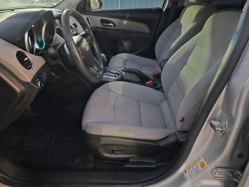 Used 2015 Chevrolet Cruze LT FWD image 17