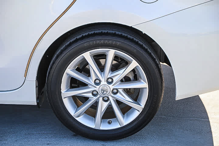 Used 2013 Toyota Prius V Five FWD image 11
