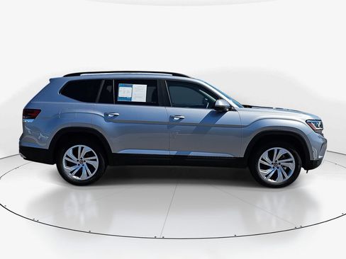 Used 2023 Volkswagen Atlas SE w/ Panoramic Sunroof Package FWD image 5