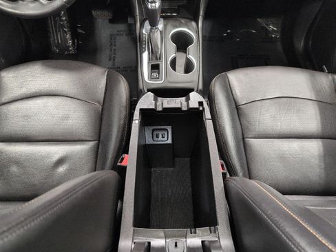 Used 2018 Chevrolet Equinox Premier FWD image 17