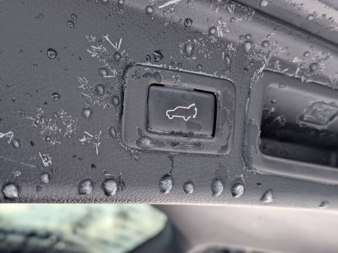 Used 2018 Subaru Forester 2.5i Limited image 40