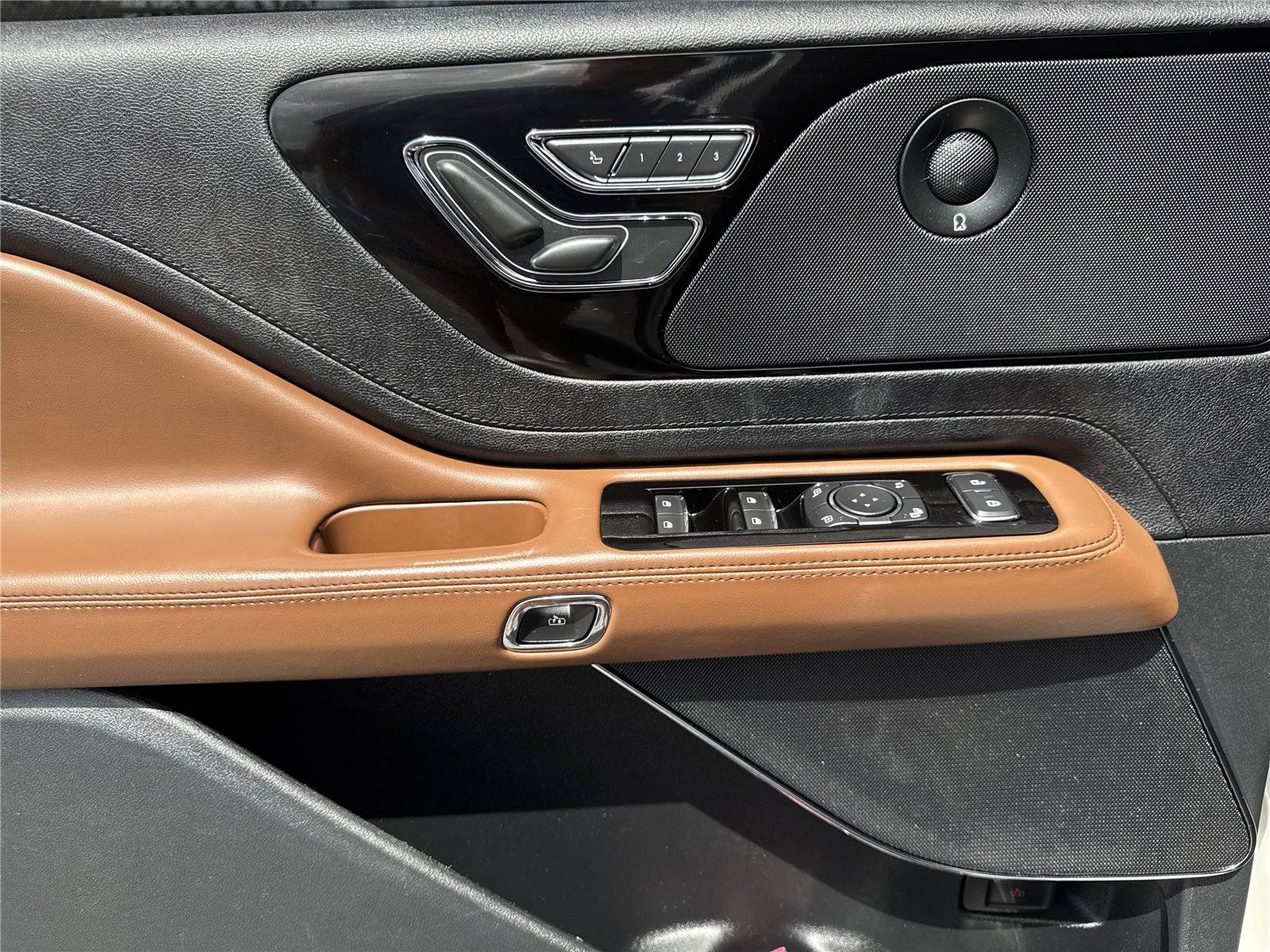 Used 2022 Lincoln Aviator Reserve RWD image 19