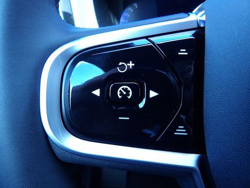 New 2026 Volvo XC60 B5 Core w/ Climate Package image 17