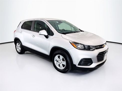Used 2021 Chevrolet Trax LS w/ Tint and Cruise Package FWD image 29