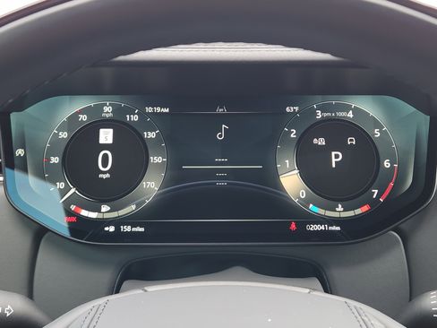 Certified 2025 Land Rover Range Rover SE image 17