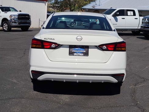 Used 2025 Nissan Altima 2.5 SV FWD image 13