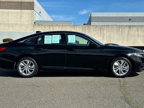 Used 2019 Honda Accord LX image 6