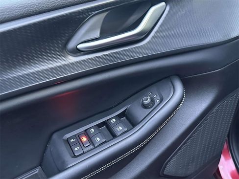 Used 2024 Jeep Grand Cherokee Laredo image 17